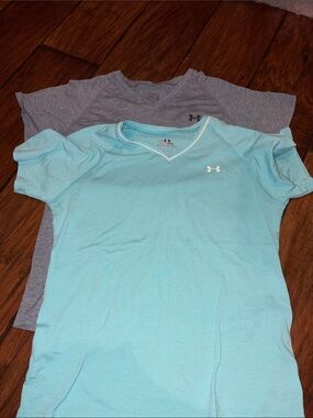 Set of 2 under armour girls large athletic shirts